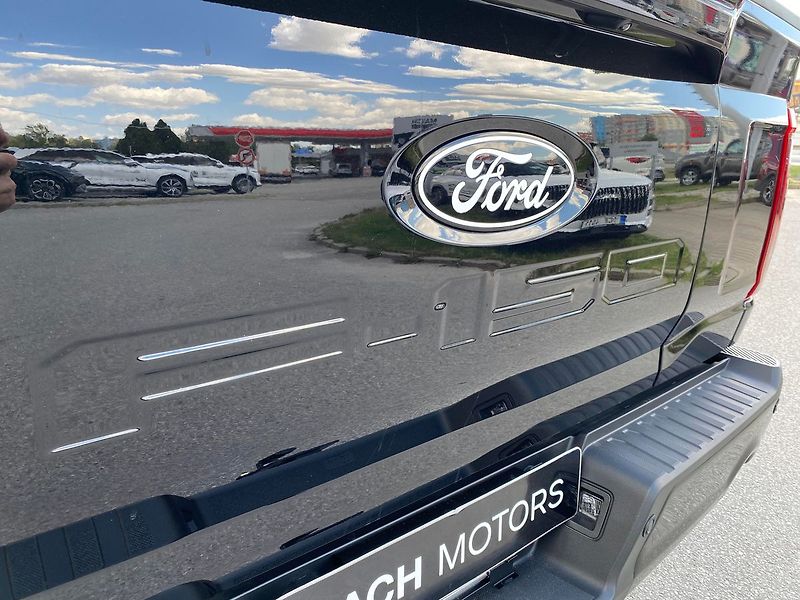 Ford F-150 (2025) Lariat  5,0 298 kW - fotka 9 z 27