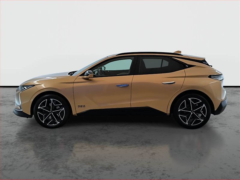 DS Automobiles DS4 (2022) Cross 1.6 PureTech - fotka 3 z 19