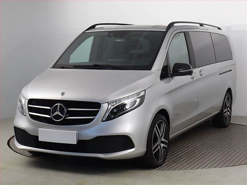 Mercedes-Benz Třídy V (2021) 300 d 4MATIC, SR - fotka 2 z 21