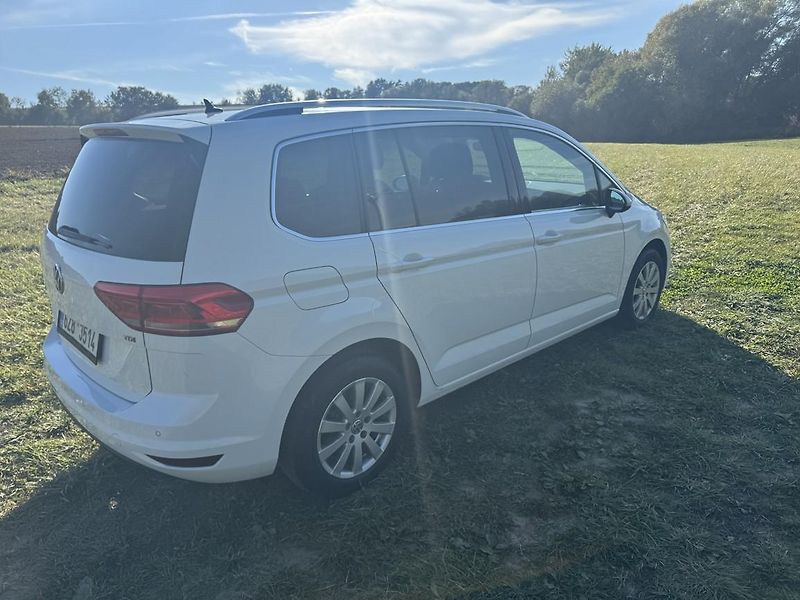 Volkswagen Touran (2017) - fotka 4 z 24