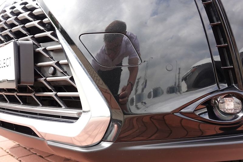 Lexus UX 300h UX300h 2,0 HEV Business Tech - fotka 32 z 34