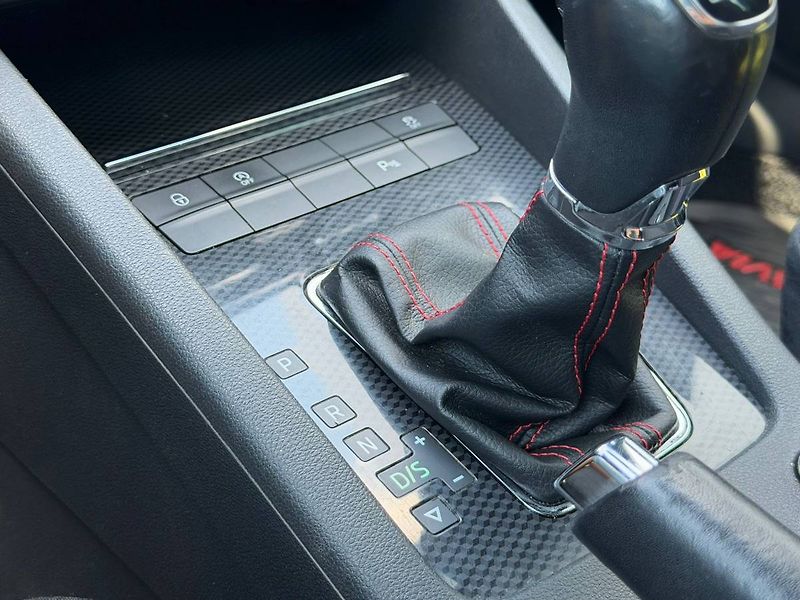 Škoda Octavia combi RS 2,0 TDI 135 kW 6° DSG - fotka 10 z 30