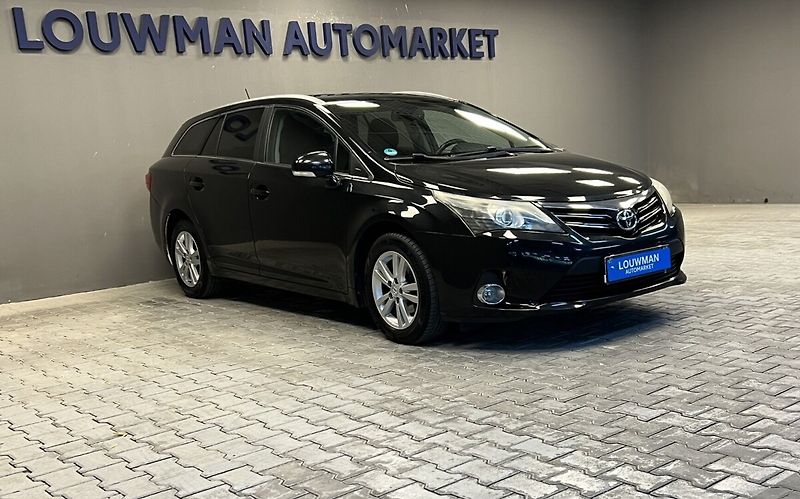 Toyota Avensis Premium - fotka 13 z 16