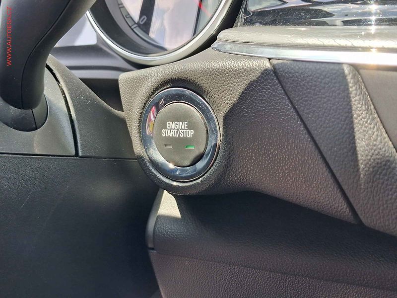 Opel Insignia (2018) 2.0 CDTi, LED, navi, park - fotka 14 z 23