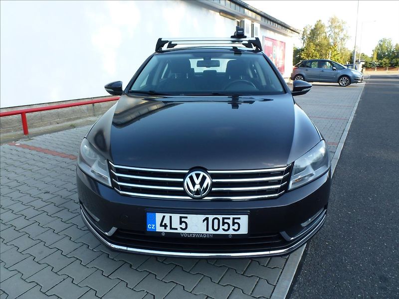 Volkswagen Passat 1,6 TDI Serviska, TOP STAV !!! - fotka 3 z 60