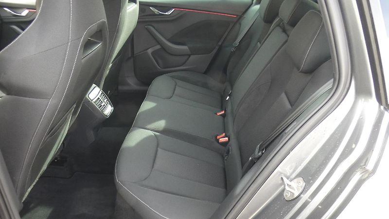 Škoda Scala 1.0 TSI Drive - fotka 21 z 24