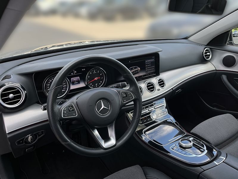 Mercedes-Benz Třídy E E-Třída 250 - fotka 10 z 23