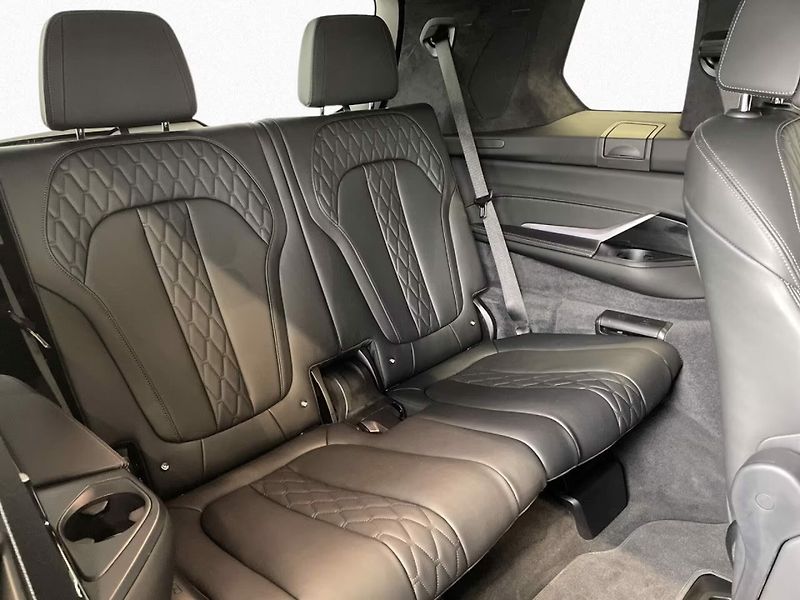 BMW X7 xDrive40i M-Sport ExDrive SkyL - fotka 8 z 16