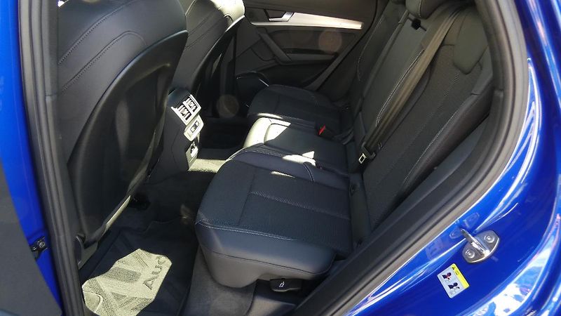 Audi Q5 40 TDI quattro S tronic S Line - fotka 21 z 28