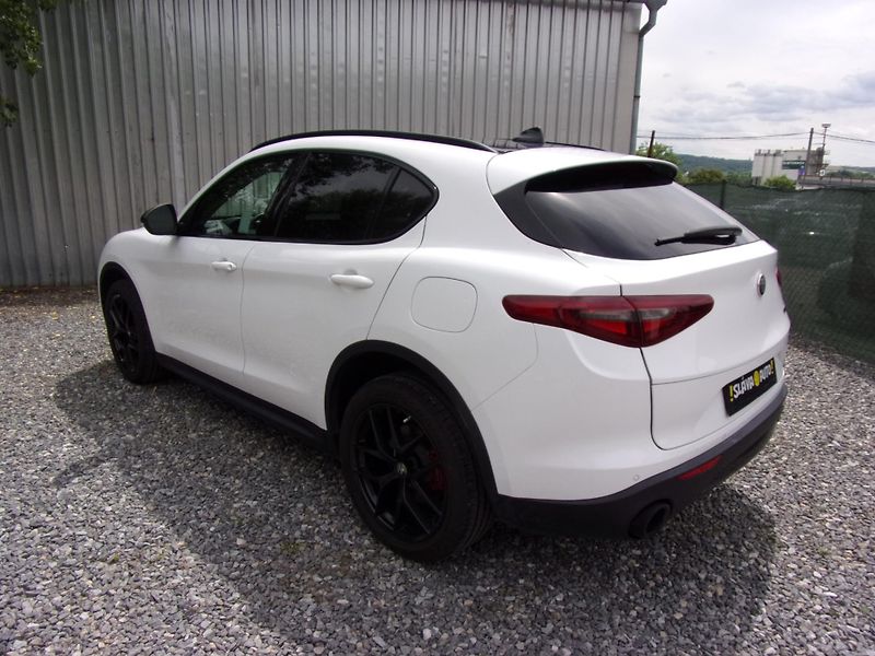 Alfa Romeo Stelvio (2020) 2.0TURBO 206kW PANORAMA VÝBAVA - fotka 7 z 27
