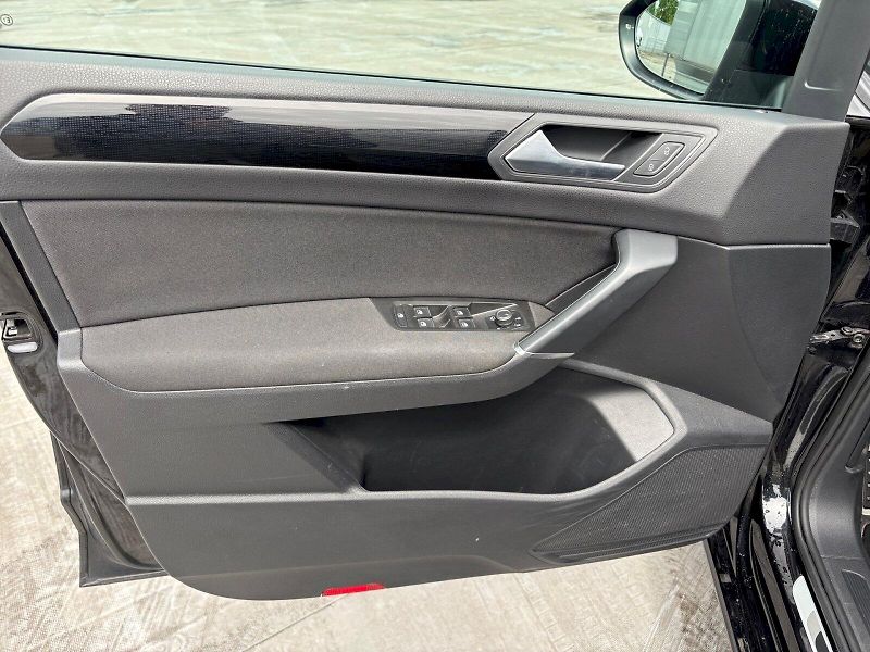 Volkswagen Touran (2017) 1.4 TSi 110kW DSG - fotka 20 z 33