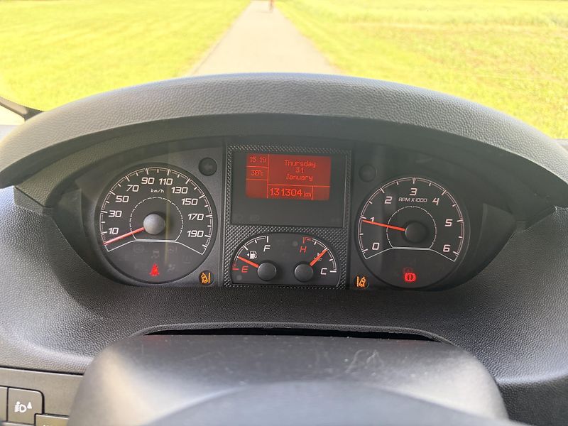 Fiat Ducato 2.3 JTD 103KW 9 MÍST REZERVACE - fotka 13 z 29
