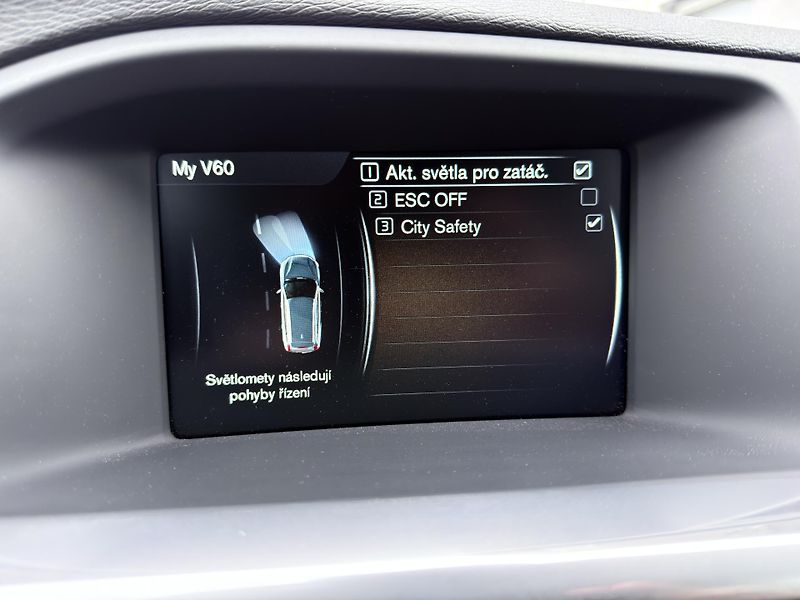 Volvo V60 Cross Country D4 AWD // 4x4 - fotka 21 z 30