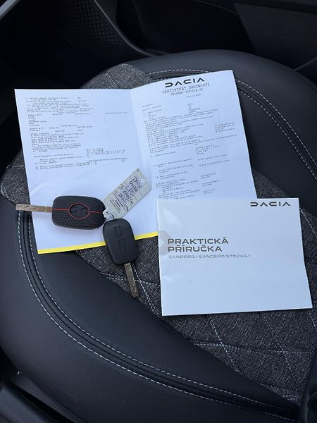 Dacia Sandero 1,0i 67kW LPG  - fotka 12 z 15