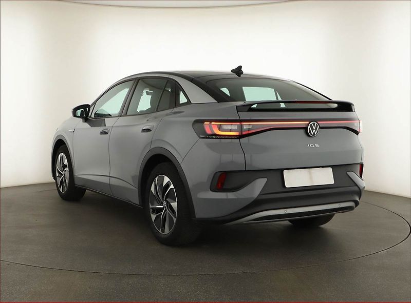 Volkswagen ID.5 (2023) Pro Perf. (82 kWh), SoH 93% - fotka 4 z 17