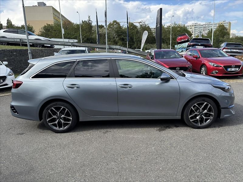 Kia Ceed 1,5 TGDi 118kW TOP ZÁRUKA - fotka 6 z 39