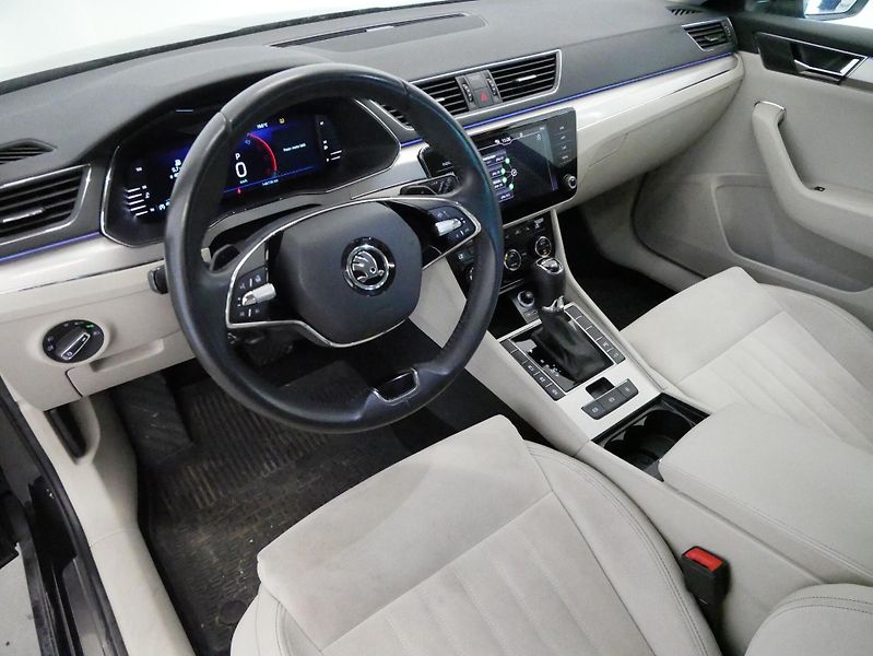 Škoda Superb - fotka 5 z 6
