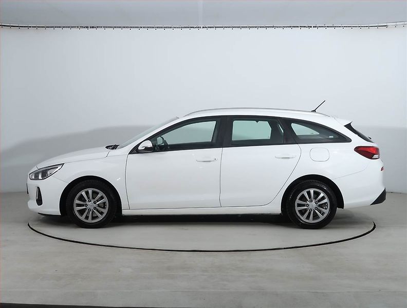 Hyundai i30 (2018) 1.6 CRDi, Tempomat - fotka 3 z 19