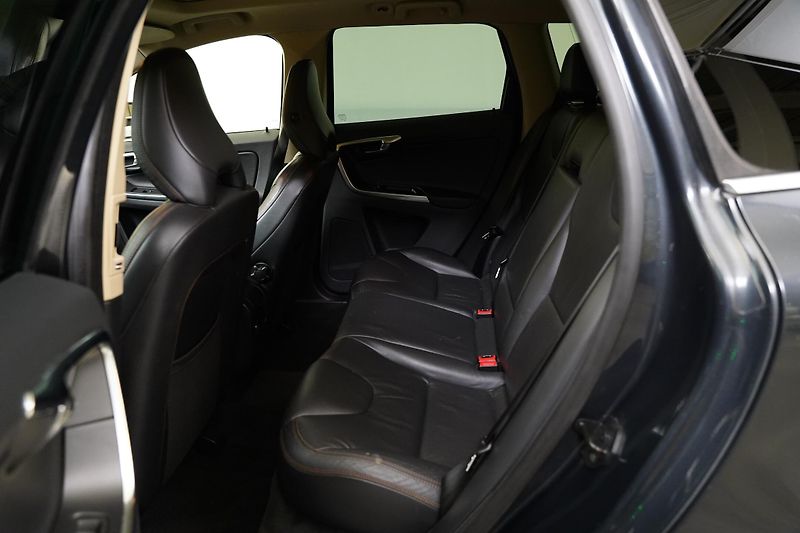 Volvo XC60 - fotka 22 z 26