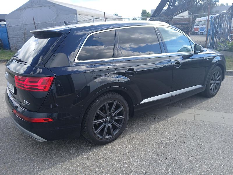 Audi Q7 (2016) 3,0TDi S line - fotka 5 z 19