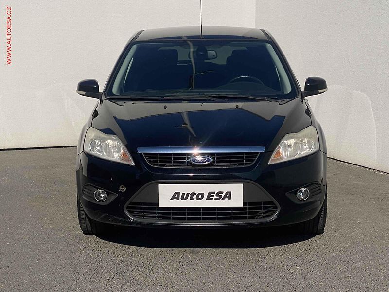 Ford Focus (2009) 1.6 i, AC, park.asist - fotka 2 z 14