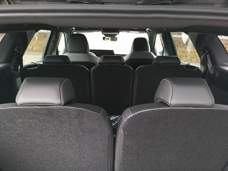 Peugeot 5008 (2026) GT Hybrid 145 e-DCS6 - fotka 18 z 19