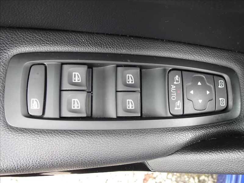 Renault Kadjar 1.3TCe 103kW LIMITED DELUXE - fotka 19 z 56