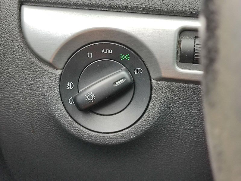 Škoda Yeti (2011) Elegance 2,0 Tdi 103 (125) Kw - fotka 23 z 33