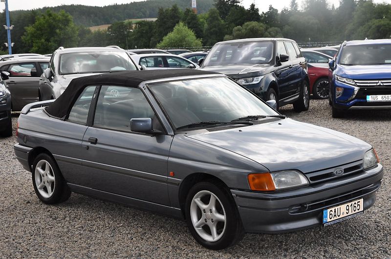 Ford Escort 1.6EFi 77kW KABRIO - fotka 13 z 17