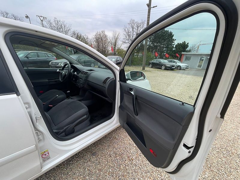 Volkswagen Polo 1.2i 44kW*KLIMA* - fotka 17 z 27