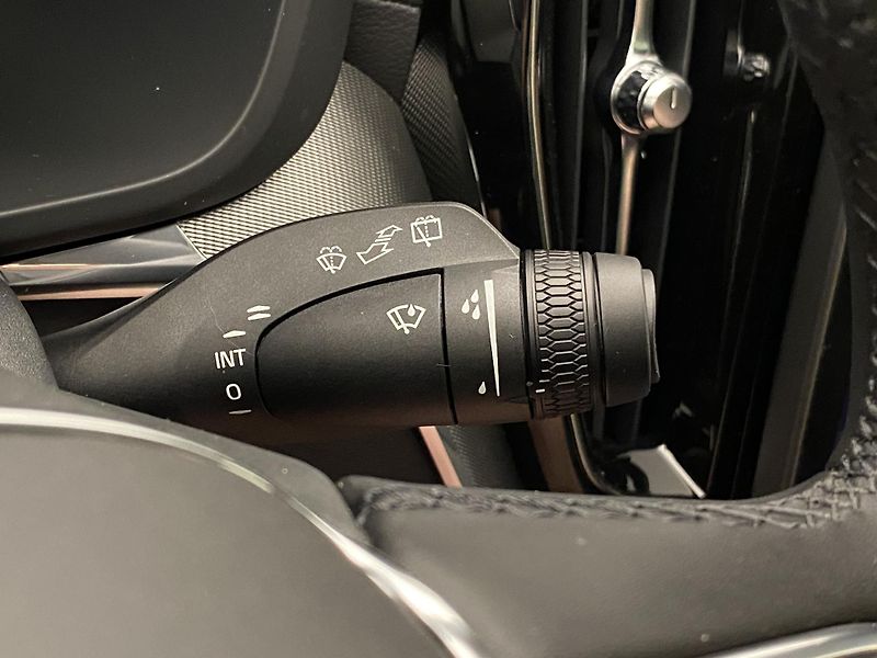 Volvo XC60 T8 AWD BLACK EDITION ULTRA - fotka 23 z 61