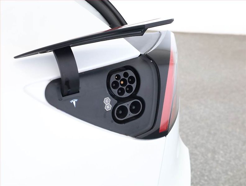 Tesla Model Y (2022) Long Range AWD 79kWh, SoH 91% - fotka 19 z 19