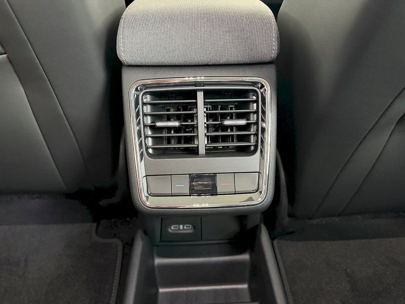 Škoda Enyaq (2024) Tour iV 50 125 kW / 55 kWh - fotka 21 z 26