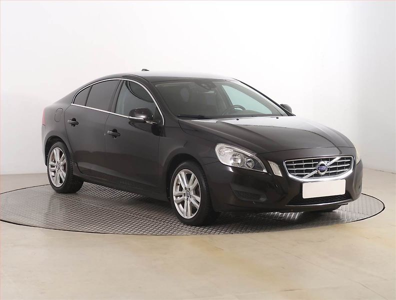 Volvo S60 (2011) D3, Automat, Navi, Tempomat - fotka 1 z 19