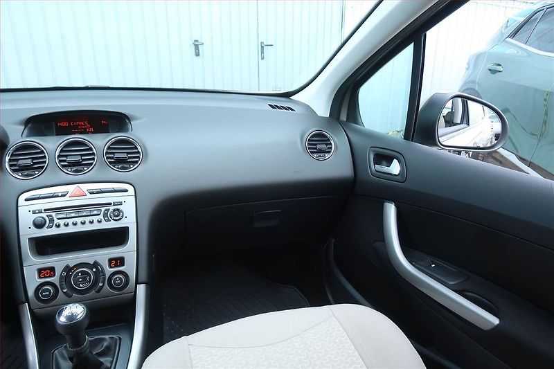 Peugeot 308 (2012) 1.6 VTi, Serv.kniha, po STK - fotka 8 z 17