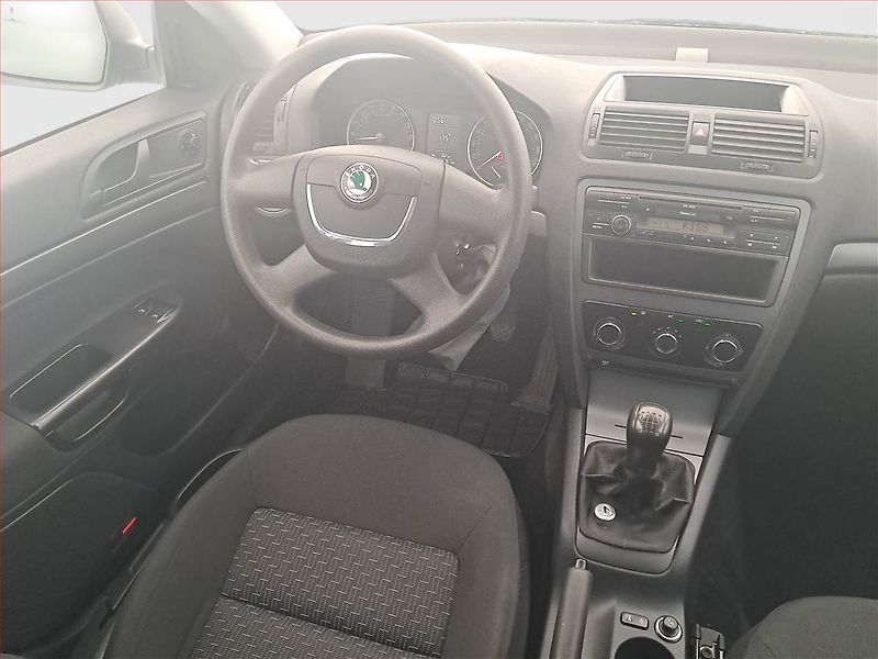 Škoda Octavia (2010) 1.6 TDI, Park. senzory - fotka 7 z 15