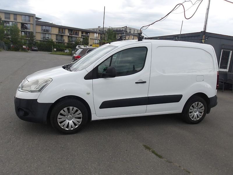 Citroën Berlingo 1,6HDi 3 MÍSTA !!!1.MAJITEL ! - fotka 2 z 30