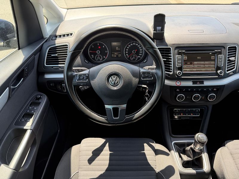 Volkswagen Sharan 2.0 TDI KAMERA TAŽNÉ ROZVODY - fotka 13 z 55