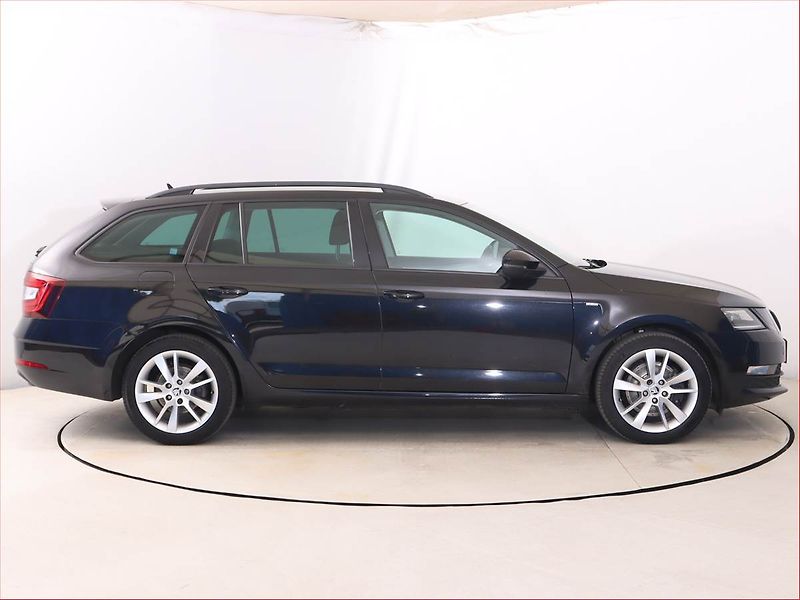 Škoda Octavia (2017) 1.8 TSI, Automat, Serv.kniha - fotka 6 z 20