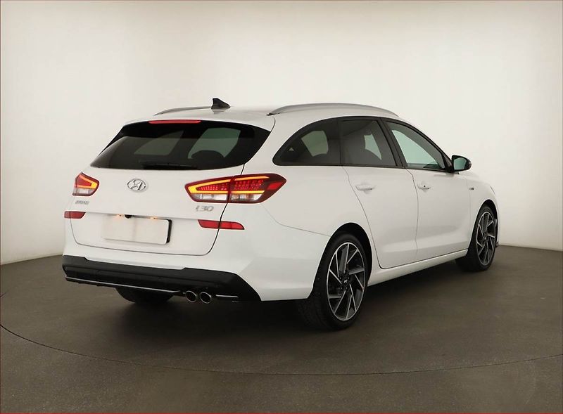 Hyundai i30 (2023) N-Line 1.5 T-GDI - fotka 5 z 15
