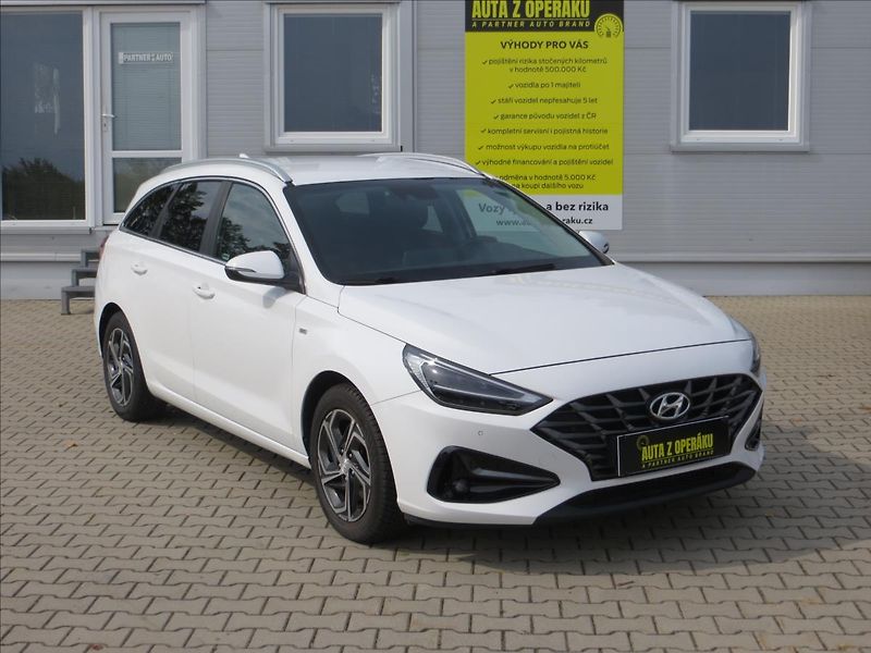 Hyundai i30 1,5 T-GDI mHEV Family Smart - fotka 1 z 28