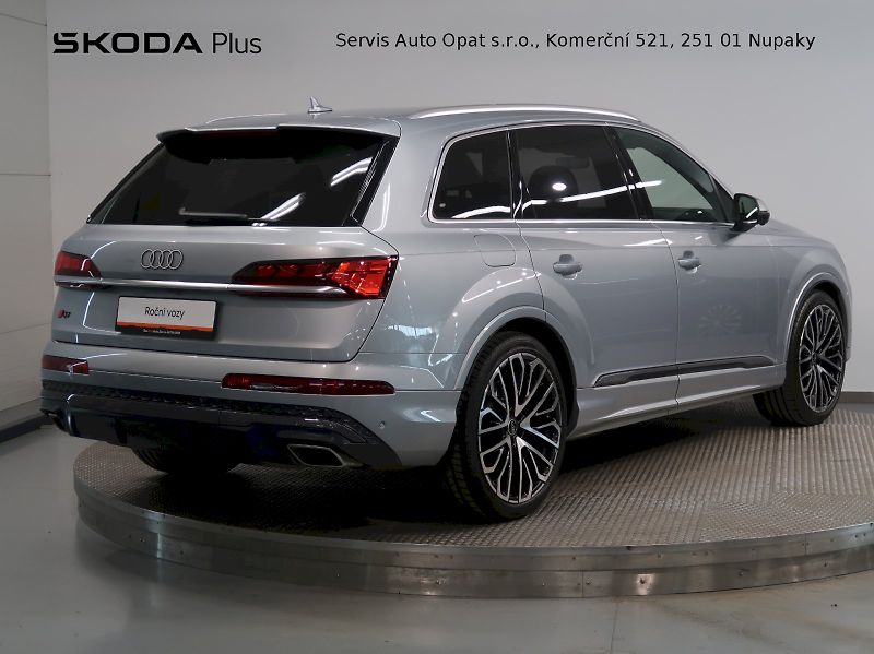 Audi Q7 (2025) S-LINE 60 TFSI e QUATTRO - fotka 2 z 35