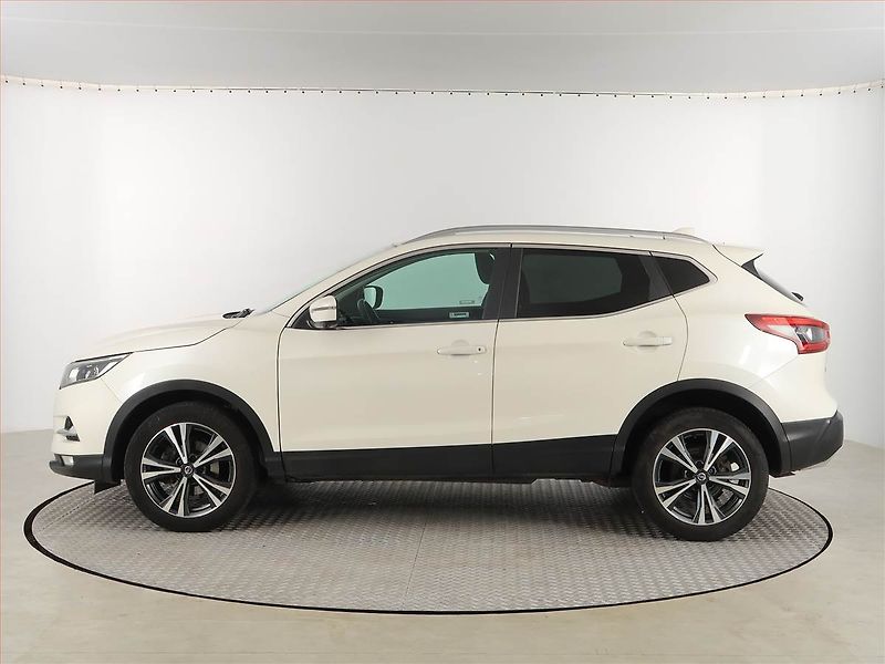Nissan Qashqai (2019) 1.3 DIG-T, Navi, Tempomat - fotka 3 z 17