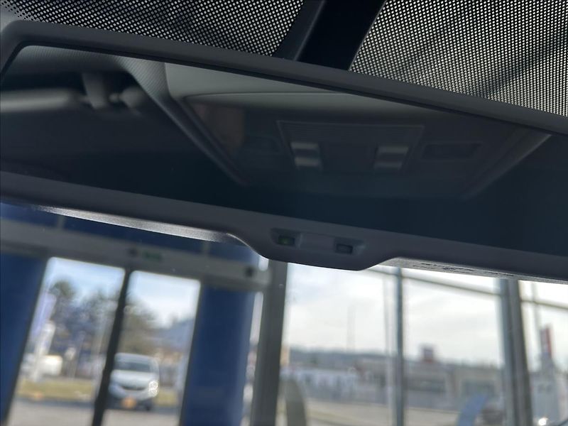 Volkswagen Golf 1,2   TSI,LOUNGE,SERVISKA,2.MA - fotka 22 z 28