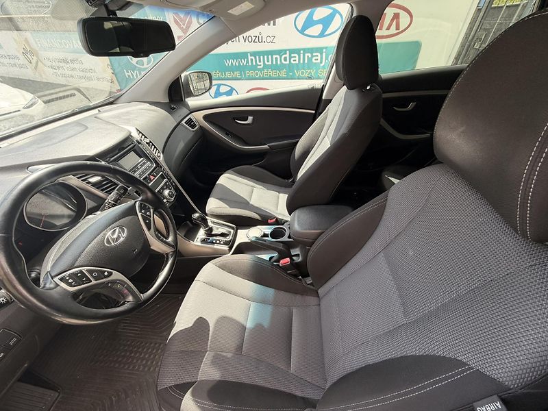 Hyundai i30 (2015) 1.6-NÍZKÁ SPOTŘEBA-AUT-SENZORY - fotka 15 z 28
