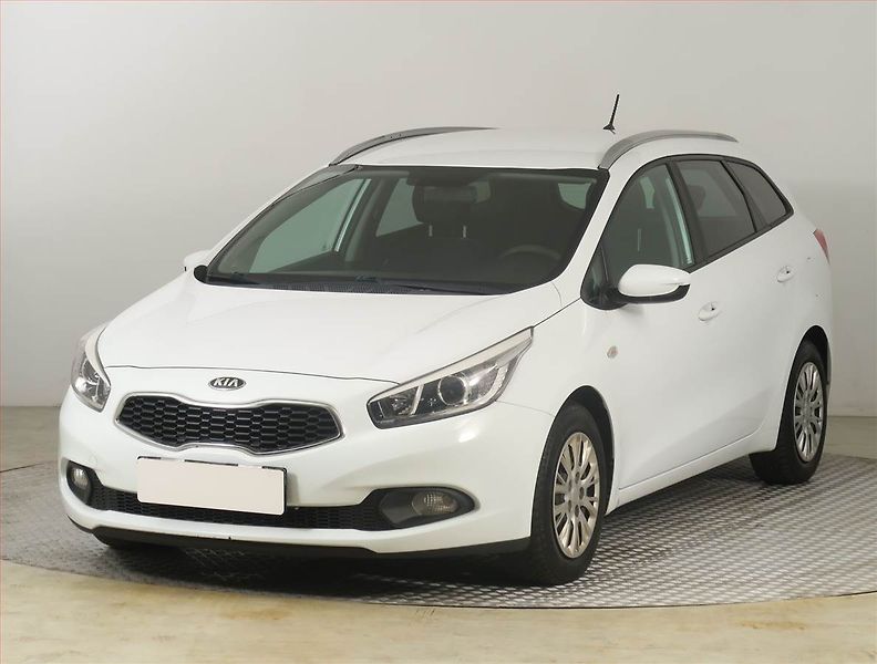 Kia Ceed (2013) 1.4 CVVT, ČR,1.maj, Serv.kniha - fotka 2 z 17