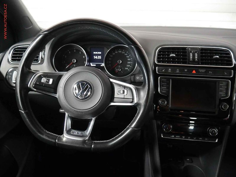 Volkswagen Polo (2016) 1.4i, Navi - fotka 11 z 19