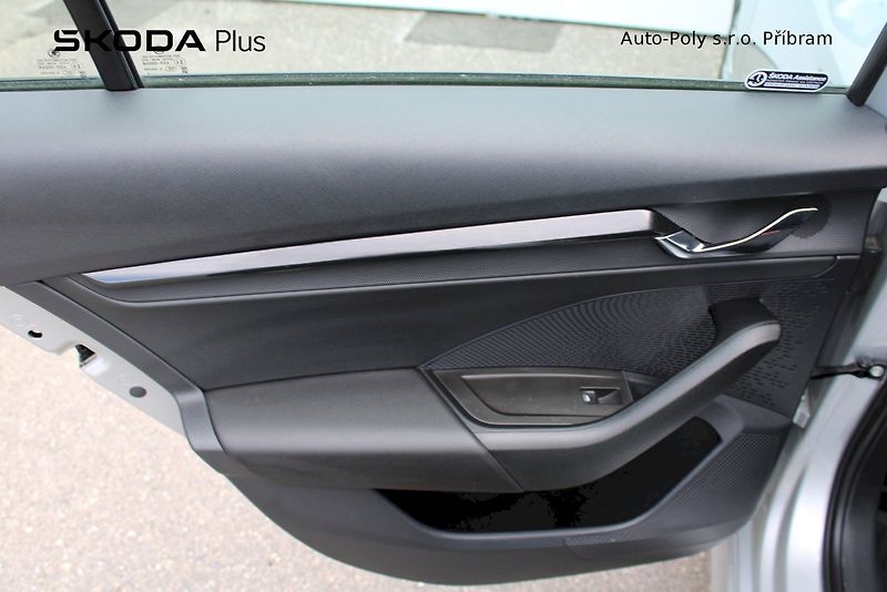 Škoda Octavia (2024) Ambition 1.5TSI / 110kW 6°MP - fotka 18 z 23