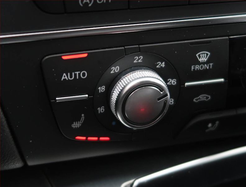 Audi A6 (2017) S line 2.0 TDI, Automat, Kůže - fotka 19 z 22