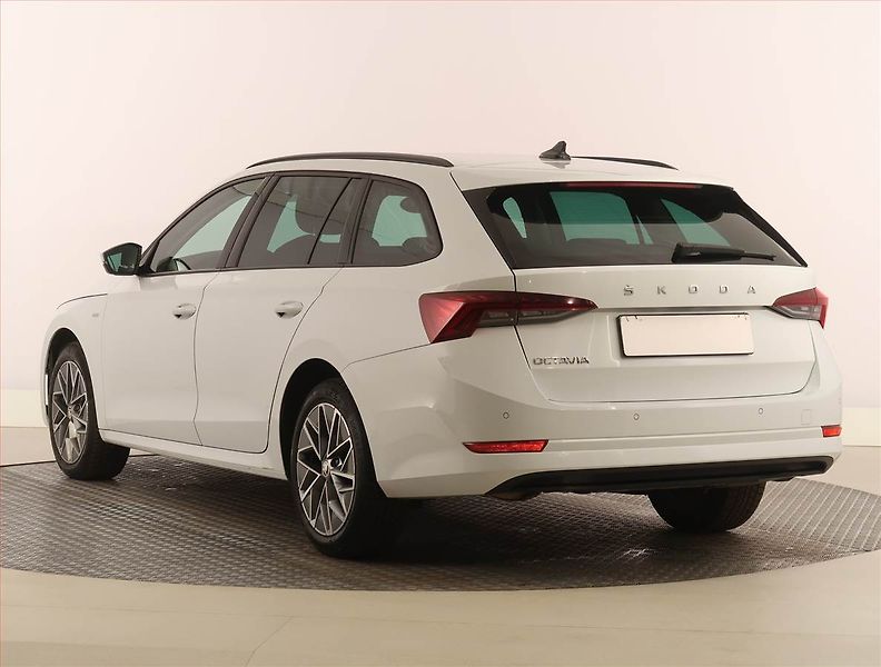Škoda Octavia (2023) Ambition 2.0 TDI, Automat - fotka 4 z 30